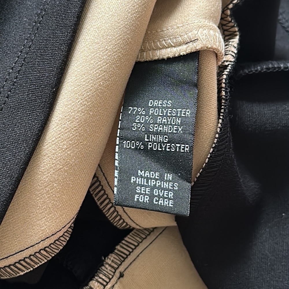 IZByer black and tan sleeveless dress. Belted. Size 3. Keyhole cutout on front. - Picture 5 of 5